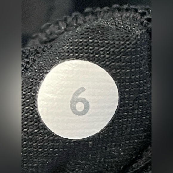 Lululemon Fast As Light 2-In-1 Tank Black Size 6 - Picture 13 of 13